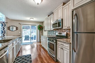 6165 Pattingham Dr in Roswell, GA - Building Photo - Building Photo