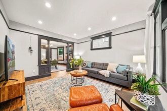 3820 SE Belmont St in Portland, OR - Foto de edificio - Building Photo