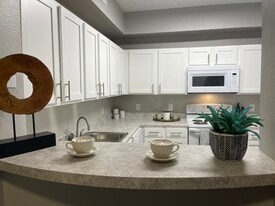 Residences at Salado in San Antonio, TX - Building Photo