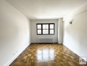 EAST 35 STREET in New York, NY - Foto de edificio - Building Photo