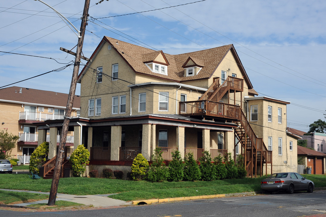 301 Sunset Ave in Asbury Park, NJ - Building Photo