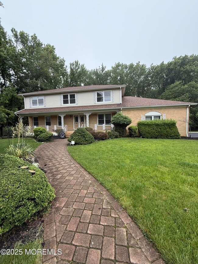 property at 5 Northwoods Rd