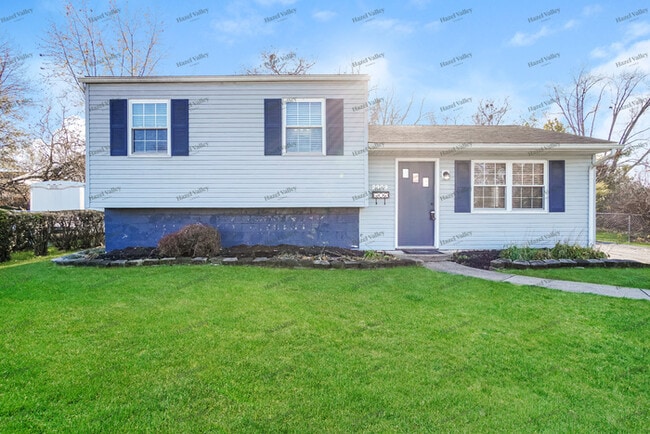 property at 2909 Gentry Ln