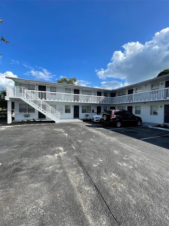 1102 S K St in Lake Worth, FL - Building Photo