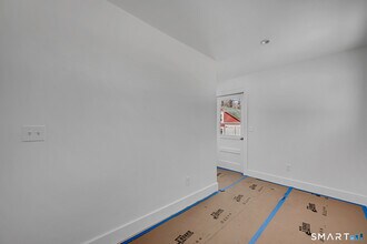 220 Upper Grassy Hill Rd in Woodbury, CT - Building Photo - Building Photo