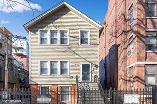 330 W Evergreen Ave in Chicago, IL - Building Photo