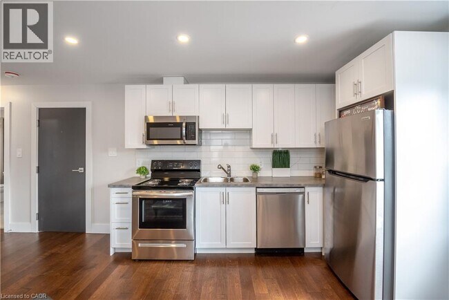 35 Niagara St in St Catharines, ON - Building Photo - Building Photo