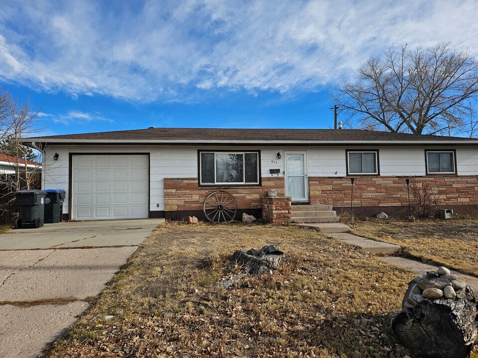 611 McGovern Ave in Cheyenne, WY - Foto de edificio