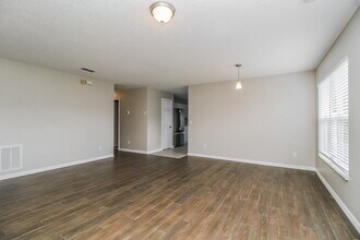 114 Bristol Forest Trail in Sanford, FL - Building Photo - Building Photo