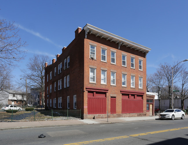 168 Albany Ave in Hartford, CT - Building Photo - Building Photo