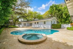 1550 Taragona Dr in Coral Gables, FL - Building Photo