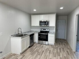 195 Private Rd 2386 in Alvord, TX - Building Photo