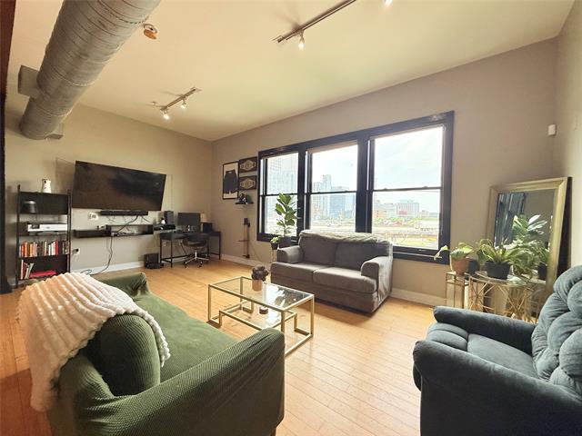 property at 2502 Live Oak St