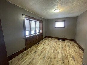 944 Baughman St in Akron, OH - Building Photo - Building Photo