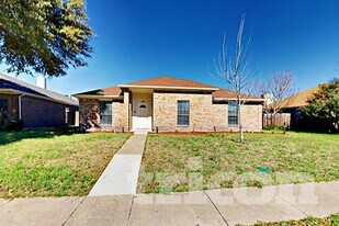 1712 Tigris Trail in Mesquite, TX - Building Photo