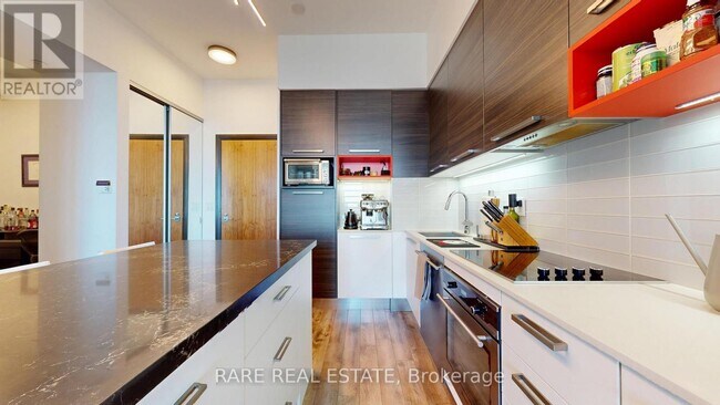 36 Park Lawn Rd in Toronto, ON - Building Photo - Building Photo