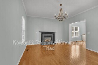 3391 Valley Crossing Dr in Greensboro, NC - Building Photo - Building Photo