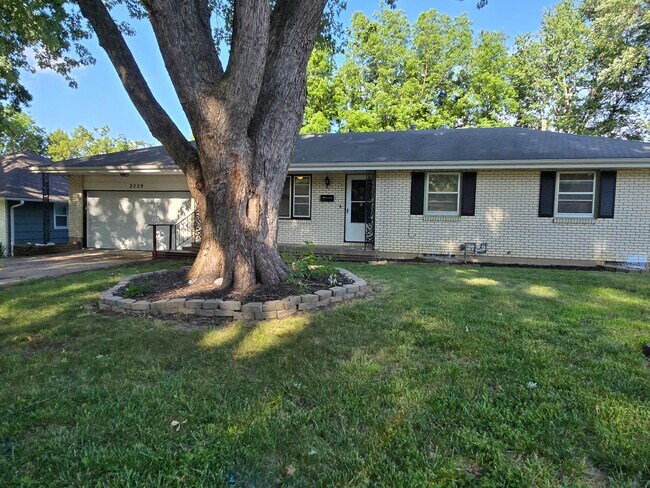 2229 S Leslie Ave in Independence, MO - Building Photo - Building Photo