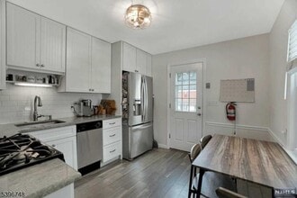 16 Brookside Ave in Pequannock Township, NJ - Building Photo - Building Photo