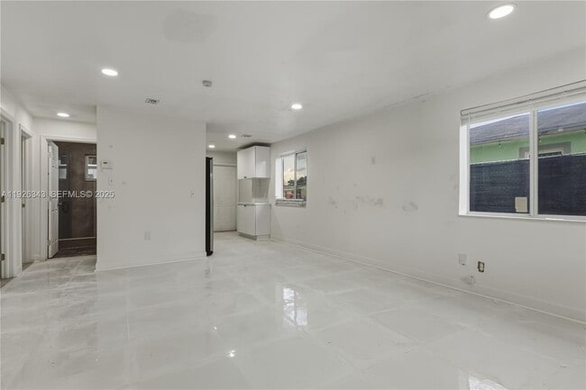 11961 SW 214th St in Miami, FL - Building Photo - Building Photo