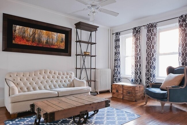 145 Charles St, Unit 3 in Boston, MA - Foto de edificio - Building Photo