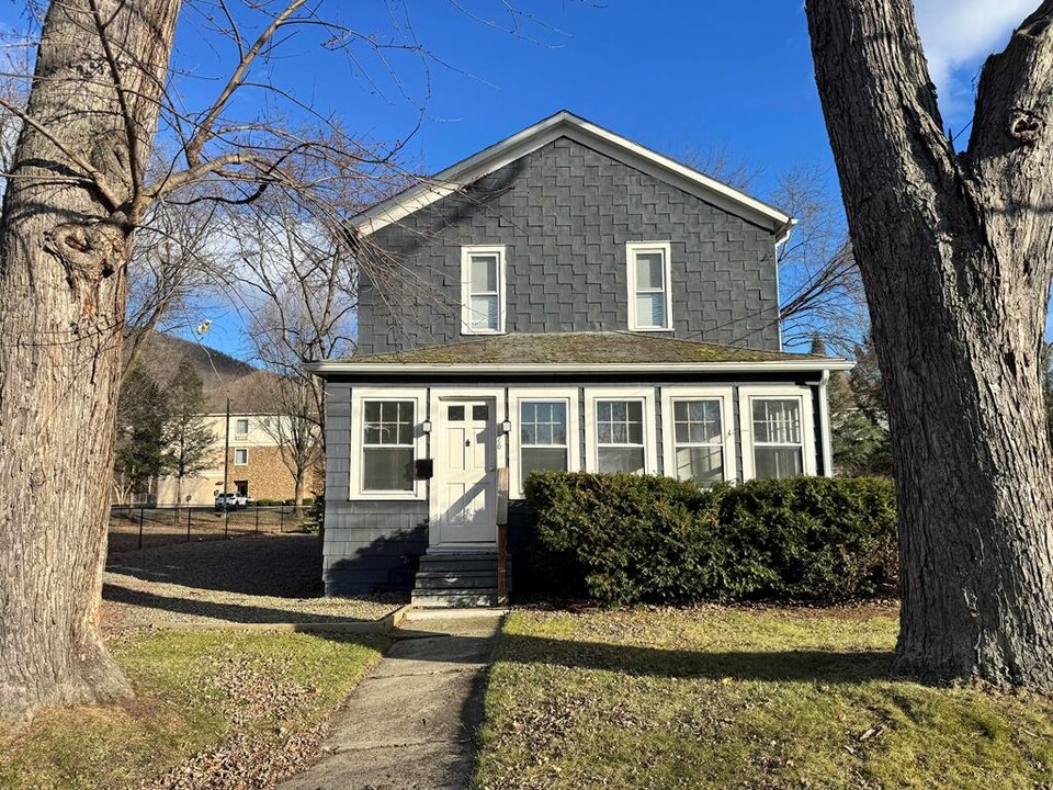 176 Baker St in Corning, NY - Building Photo