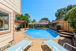 907 Dominion Dr in Katy, TX - Building Photo