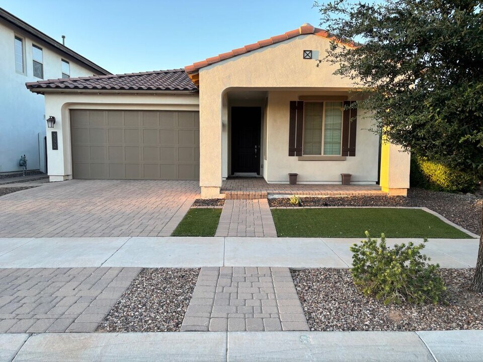 3872 E Harrison St in Gilbert, AZ - Foto de edificio
