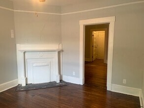 412 Seiler Ave-Unit -412B in Savannah, GA - Building Photo - Building Photo