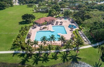 4279 Greenbriar Ln in Weston, FL - Building Photo - Building Photo