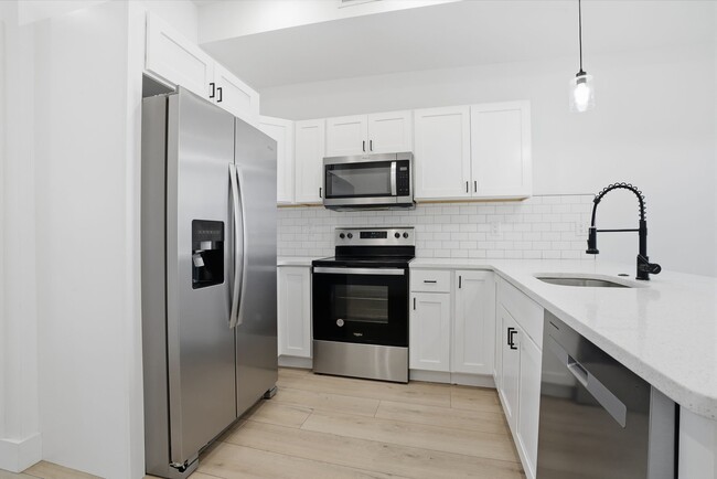 147-149 N Gross St, Unit 2 in Philadelphia, PA - Building Photo - Building Photo