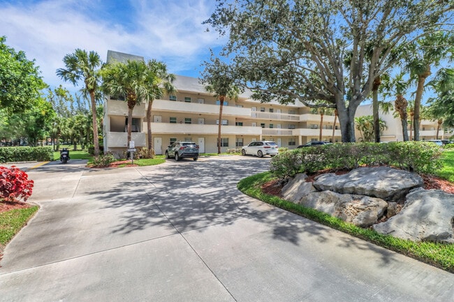 property at 501 Forest Lakes Blvd
