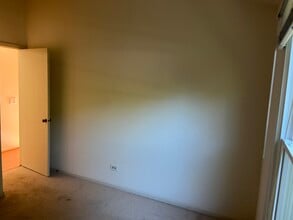 1404 Queensgreen Cir in Naperville, IL - Building Photo - Building Photo