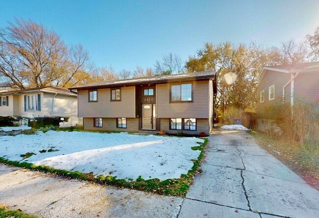 property at 1033 E 51st Pl