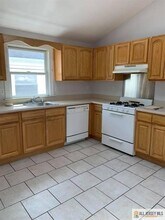 728 Linden Ave in Elizabeth, NJ - Building Photo - Building Photo