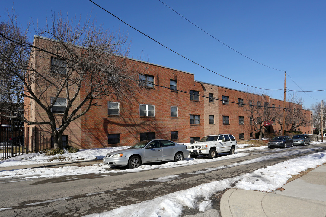 Fernhill Park Apartments in Philadelphia, PA - Building Photo