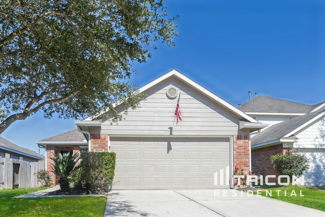 7214 Winter Song Dr in Magnolia, TX - Building Photo