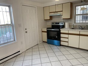 378-380 Halladay St in Jersey City, NJ - Foto de edificio - Building Photo