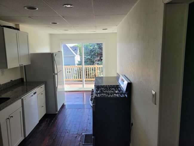 77 Berry St, Unit 1