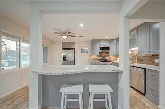 5410 De Milo Dr in Houston, TX - Building Photo - Building Photo