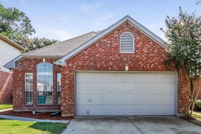 property at 941 Azalia Dr