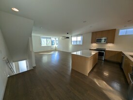 3816 22nd Ave SW in Seattle, WA - Building Photo