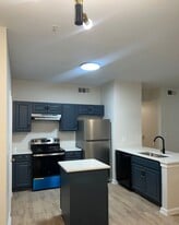 Riata Apartments in Dallas, TX - Building Photo