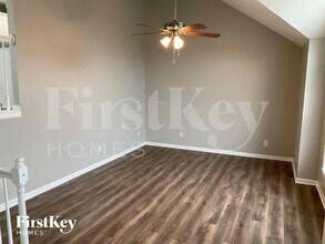 904 E Madelyn Dr in Kearney, MO - Building Photo - Building Photo