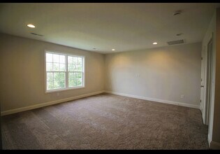 9533 Snowy Cliff Ln in Knoxville, TN - Foto de edificio - Building Photo