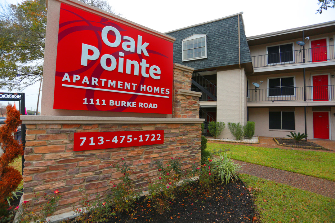 Oak Pointe in Pasadena, TX - Building Photo