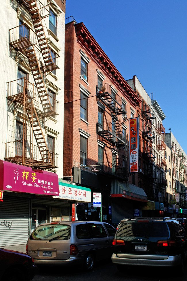 105-107 Eldridge St in New York, NY - Foto de edificio - Building Photo