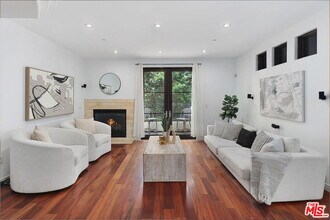 744 N Alfred St in Los Angeles, CA - Building Photo - Building Photo