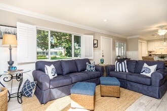 16421 La Bonita Ln in Huntington Beach, CA - Building Photo - Building Photo