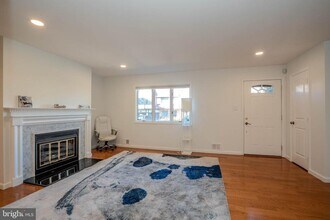 5 Balamor Ln in Ewing Township, NJ - Building Photo - Building Photo